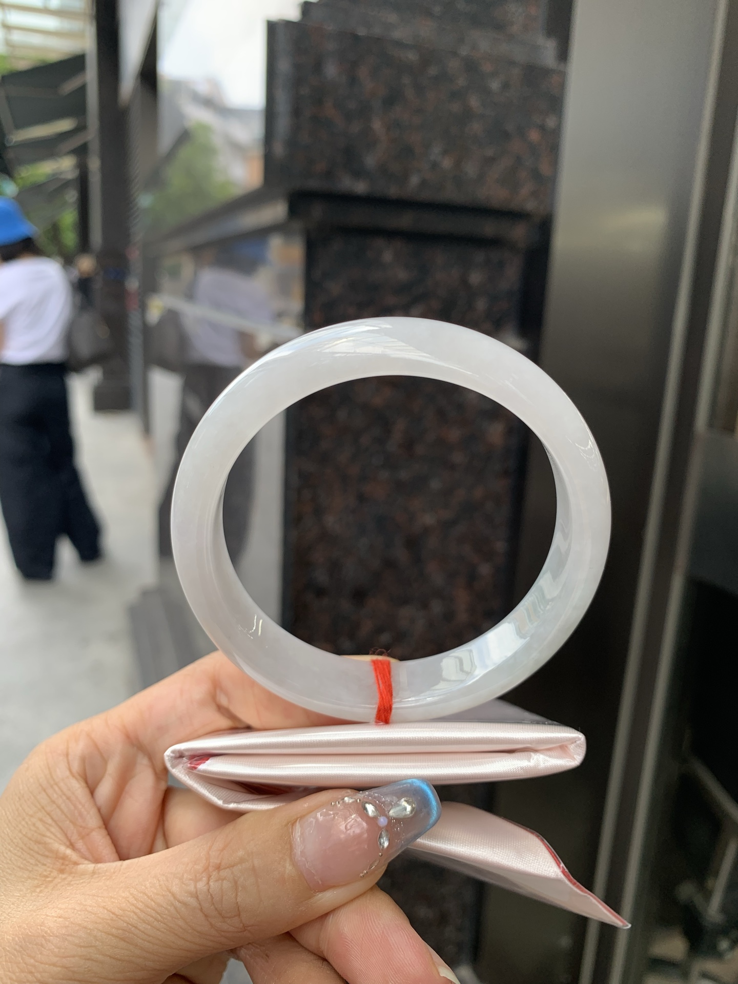 白月光正圈，61.2/7.6/14，0501-N609，无裂，底妆水润，水水润润的白月光，如同夜空中