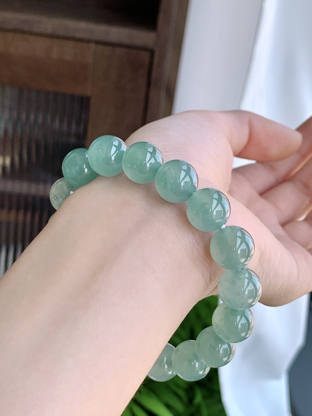 高冰晴水手串圆珠子手串，缅料，性比高，种老细腻，水润，11.7mm，49.4克