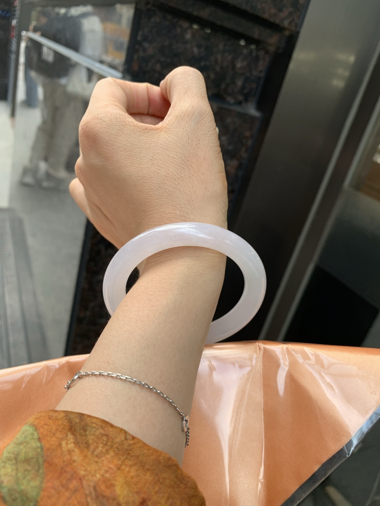 冰粉圆条，54/9.2/9.5，0501-N600，打灯棉线，底妆冰润细腻，淡淡梦幻粉色调，让浪漫有了具象化，酥粉盈韧，温柔美人