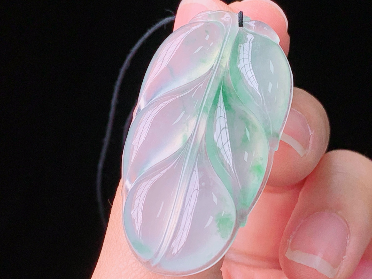 冰飘花叶子，花色灵动，水润清爽，无裂，尺寸42.3/23.0/5.8mm，编号28 Z
