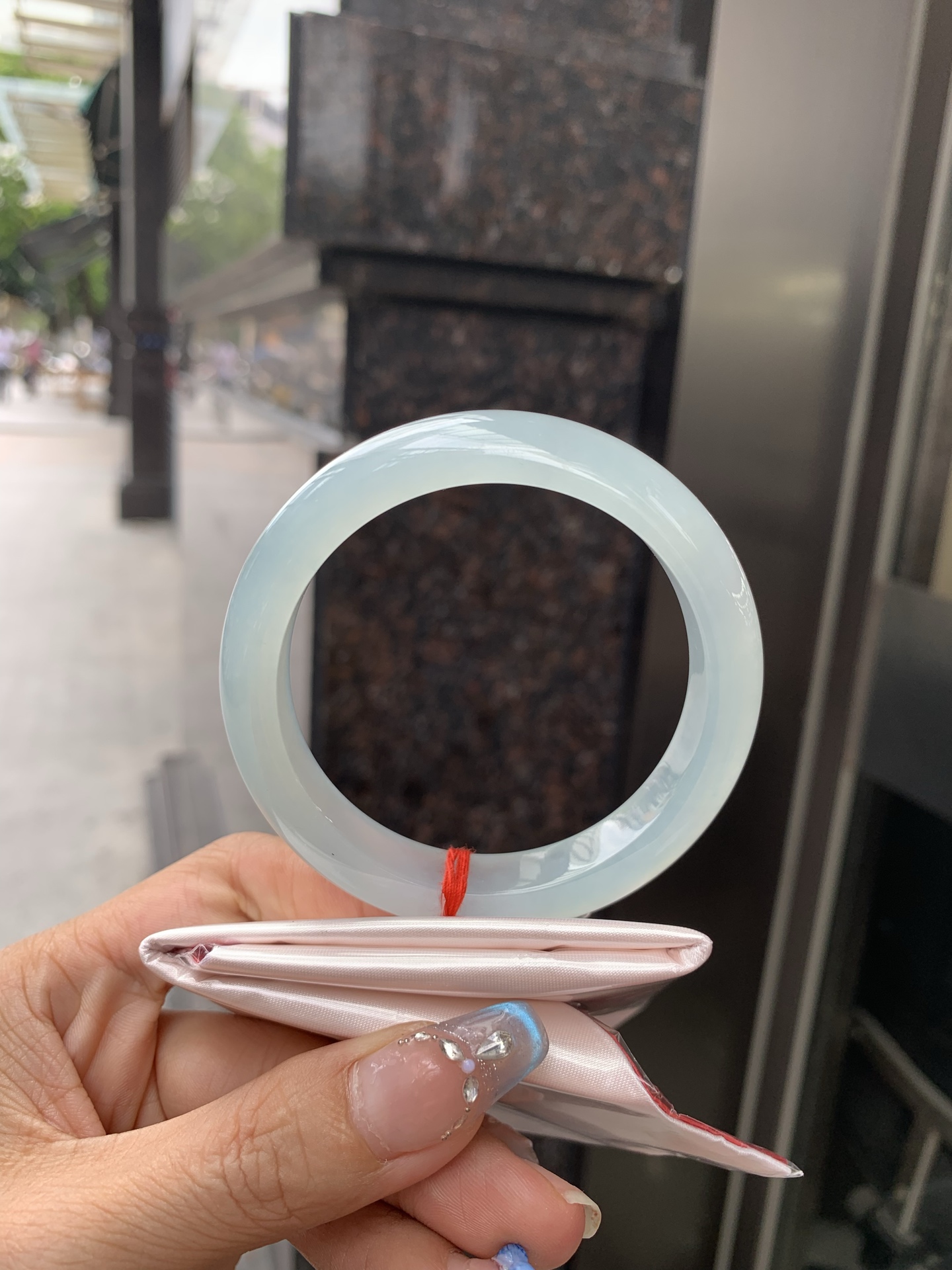 冰晴绿正圈，57.4-8.3-11.7，0501-N584-1，底妆冰润，淡雅晴绿，像初春嫩芽落入清