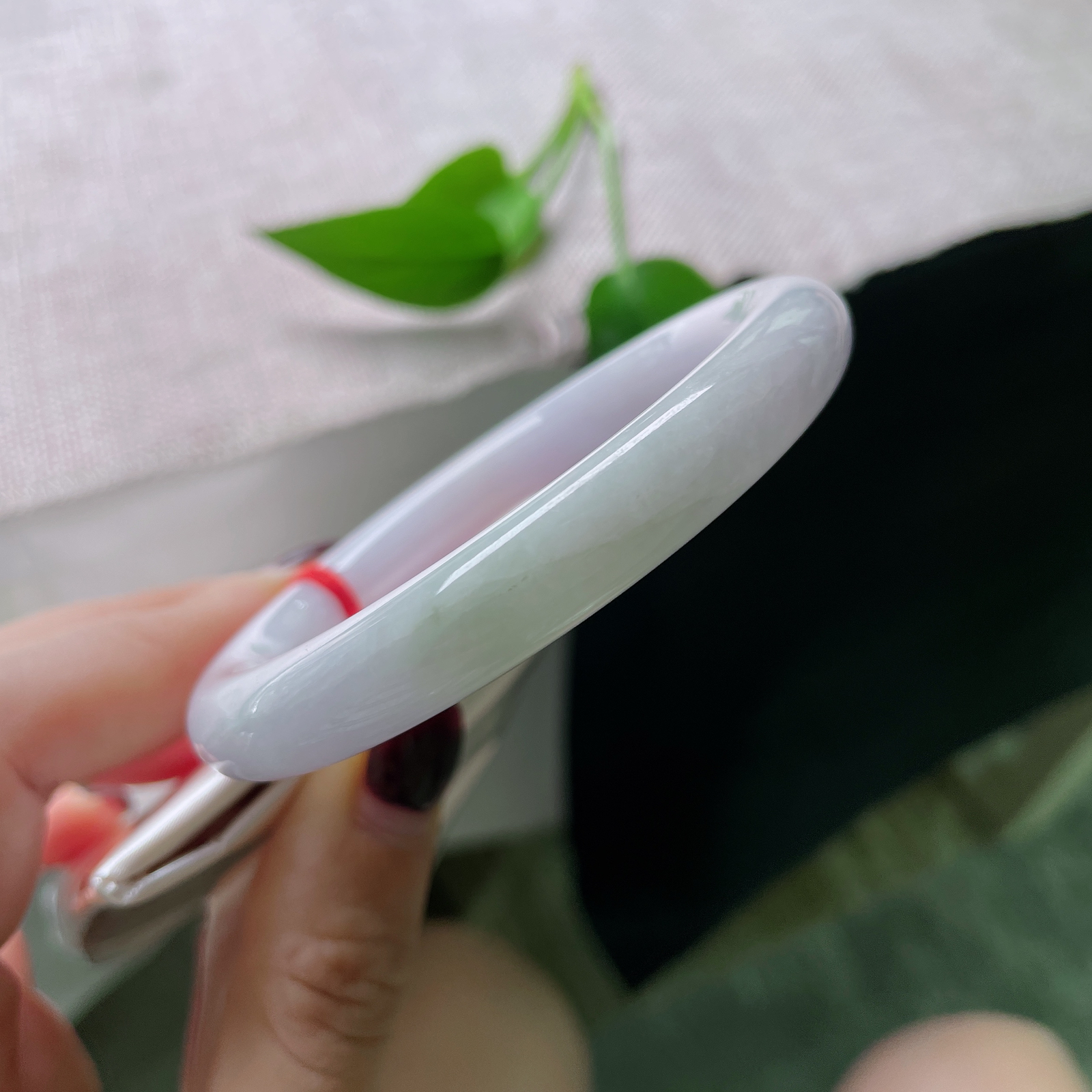 专拍链接，56.3/9.6，紫罗兰圆条，水润，肉质细腻干净，仙气飘飘，有纹不影响佩戴ss52041a