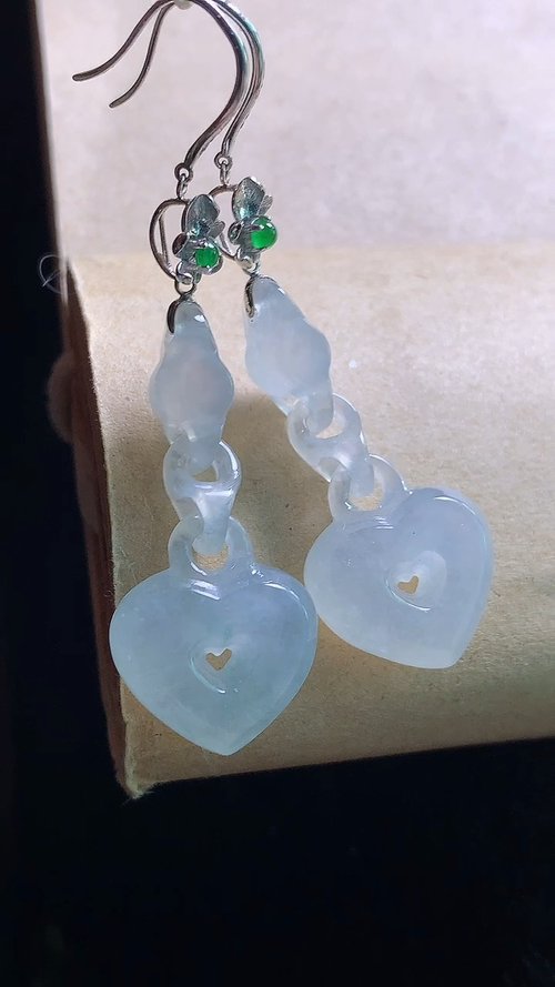 天然翡翠，冰透爱心耳坠，18k金，尺寸33.8/15.2/5.6，sl51