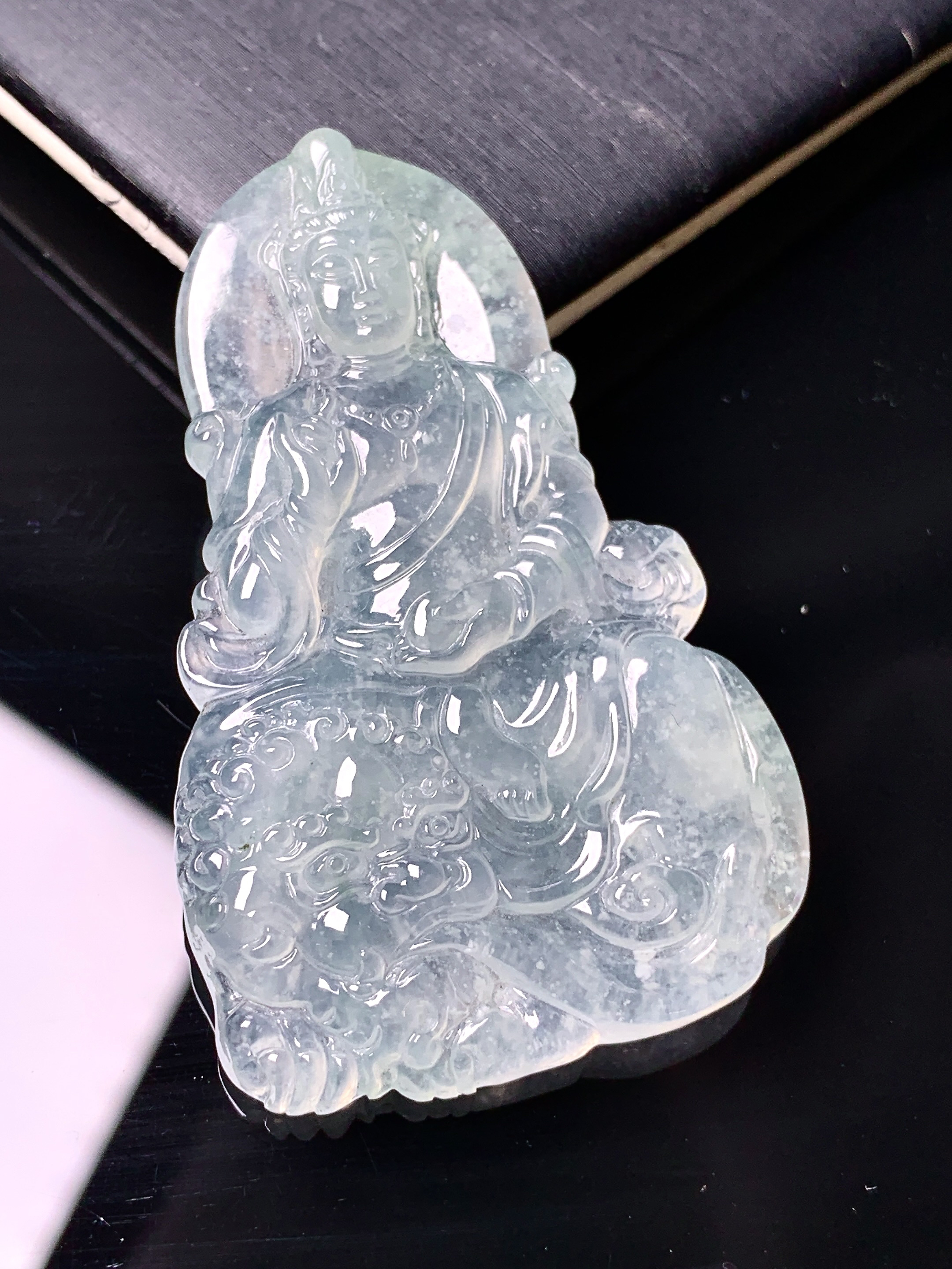 冰种普贤观音菩萨吊坠 玉质细腻 色泽艳丽清新 水润亮眼 整体尺寸52.6*33*5.6x7
