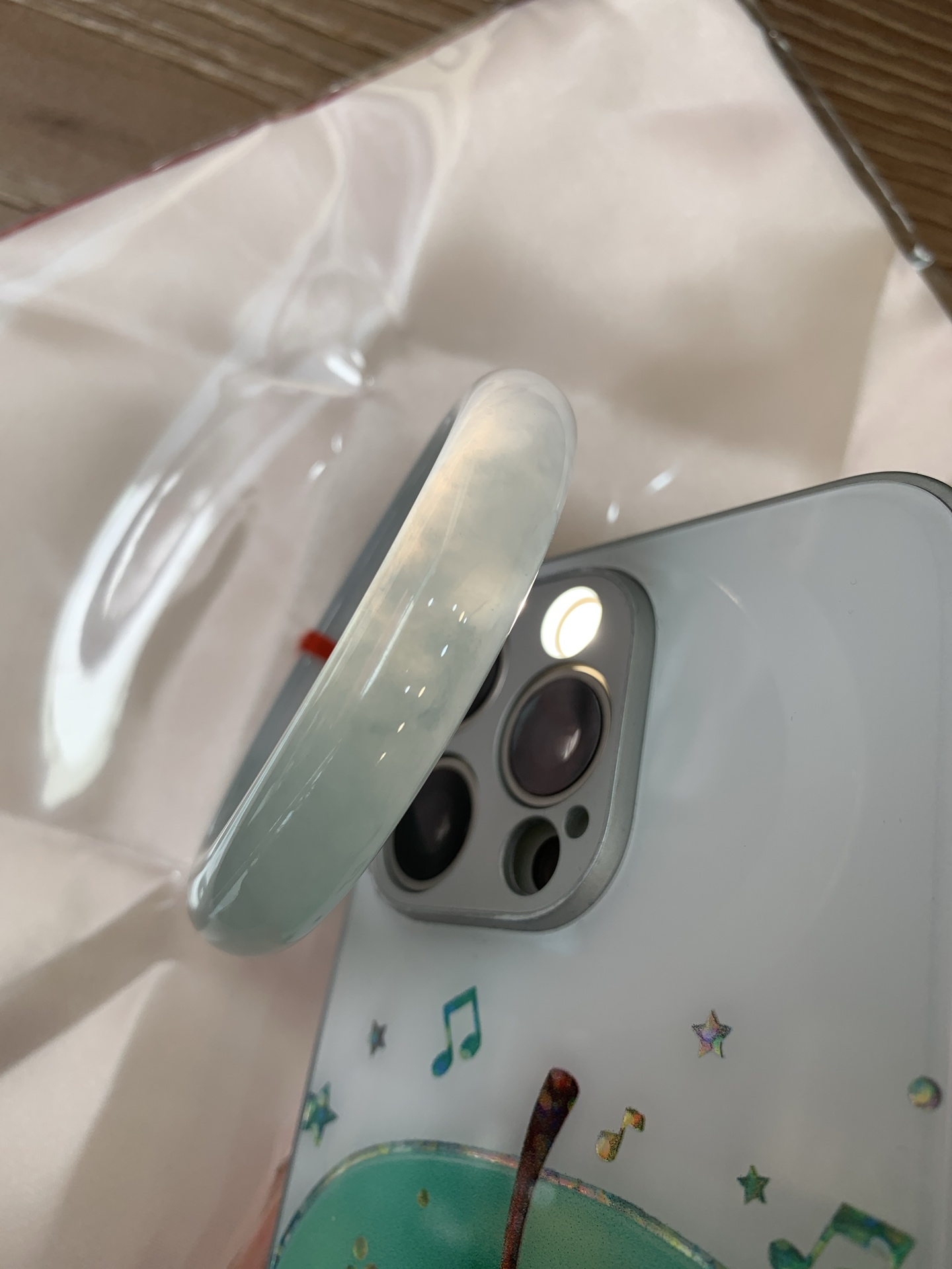 冰晴正圈，54/8.2/12.4，0502-4A101，打灯棉线，底妆水润，满圈渐变晴底，像初春嫩芽落入清泉，均匀柔和，抬眼就是一片宁静感