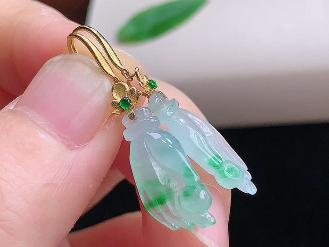 ️ 18K金伴钻佛手耳环，尺寸32.4/18.5/8.3mm，包A附证书
