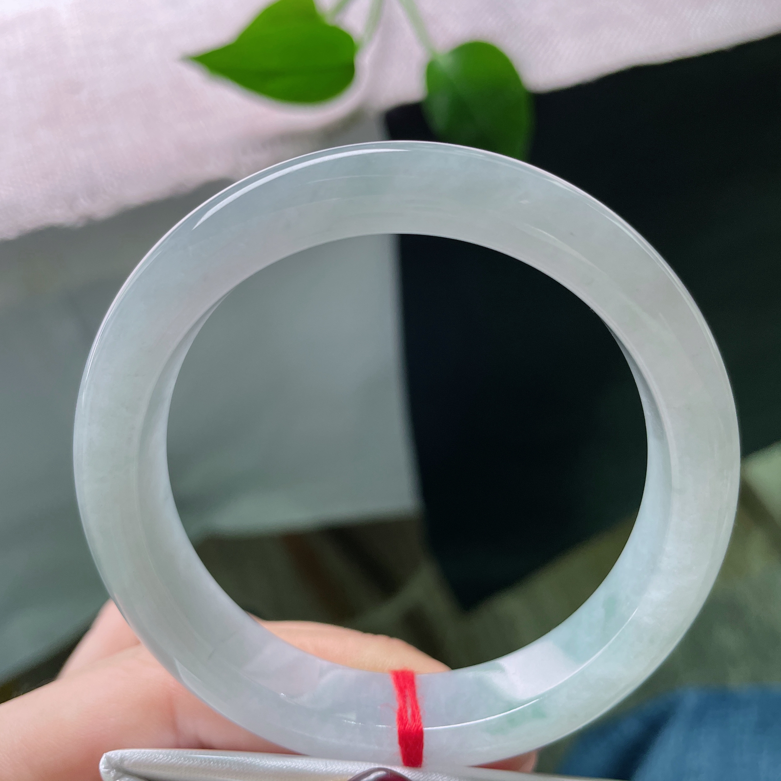 56/12/8.3，冰蓝正圈，晶莹玉润，种老，显白显气质，ss51863a..