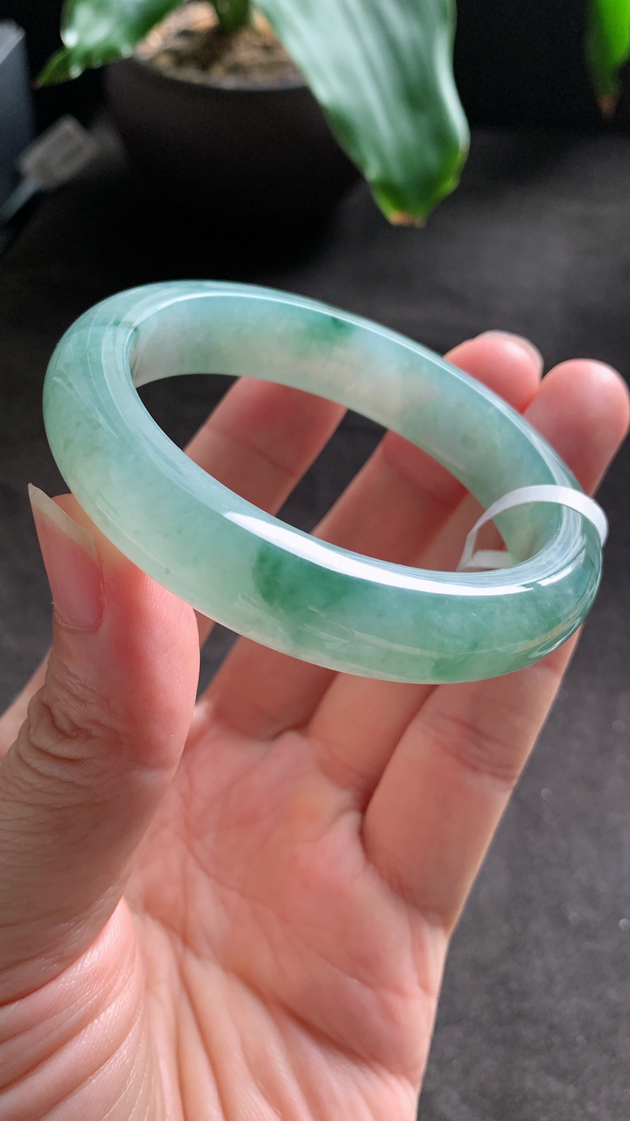 53圈口 天然A货翡翠飘花手镯 种水好 细腻温润