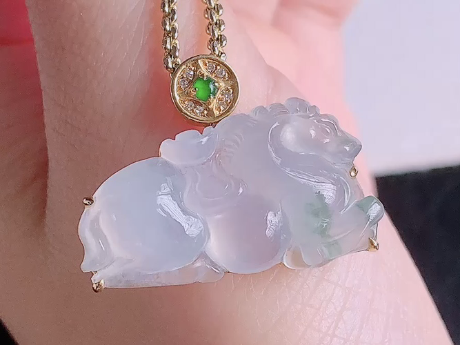 ️天然翡翠 冰种刚唐马吊坠，无裂，18k金镶嵌，21/28/8.6