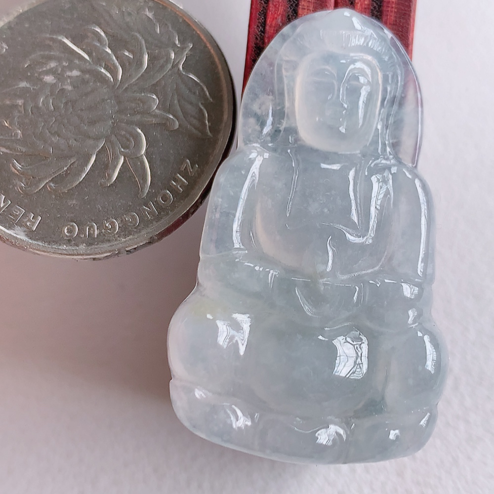 冰润精雕观音吊坠，法相端庄大气，工艺精湛，种色浓郁，细腻饱满冰润，种老水足，收藏佳品，佩戴大气  W03.2   尺寸：35.5-22-5.5mm