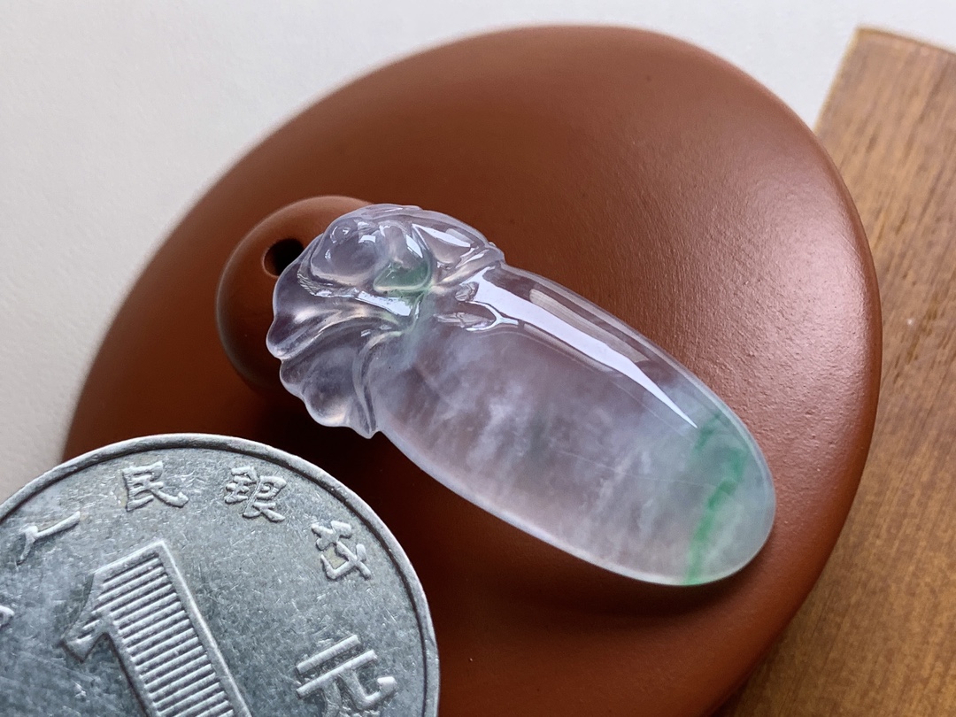 ️ 冰种飘彩萝卜 飘彩灵动无比，可爱讨喜，无裂，尺寸28.5*12.3*4.2