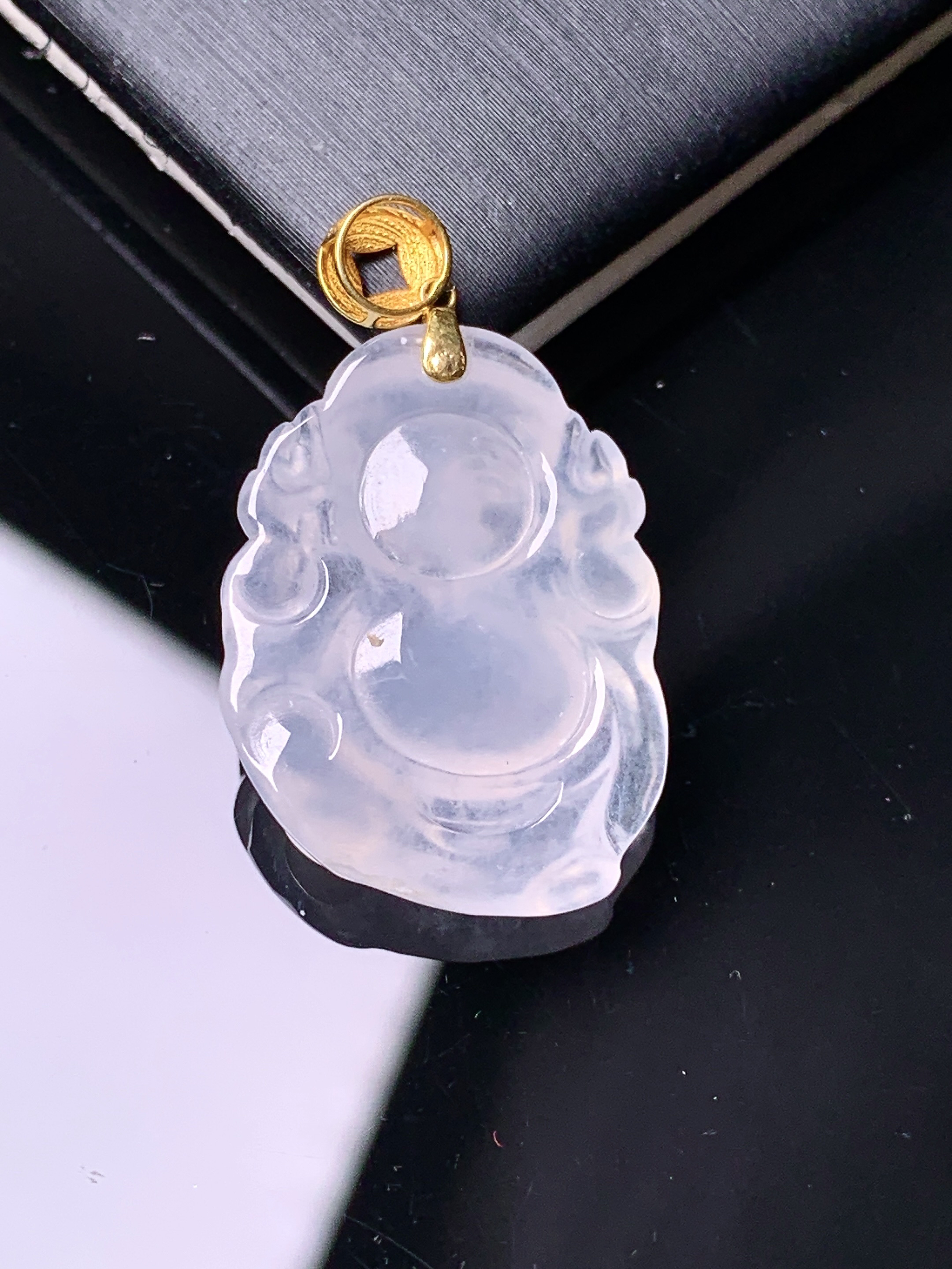 18k金镶嵌冰种财神吊坠 玉质细腻 色泽艳丽清新 水润亮眼 整体尺寸28.3*16.5*4.5f4
