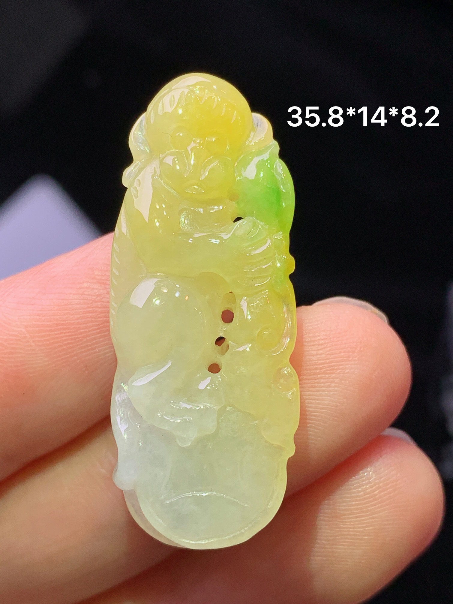 黄翡飘绿猴子吊坠 玉质细腻 色泽艳丽清新 水润亮眼 整体尺寸35.8*14*8.2a5