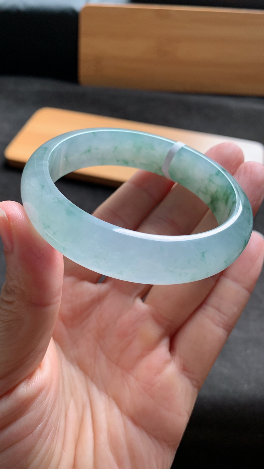 58圈口 天然A货翡翠飘花种水手镯