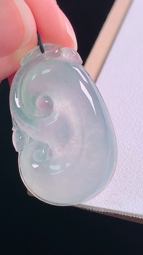 冰种如意，无裂，尺寸36.7/22.8/5.6mm，编号2