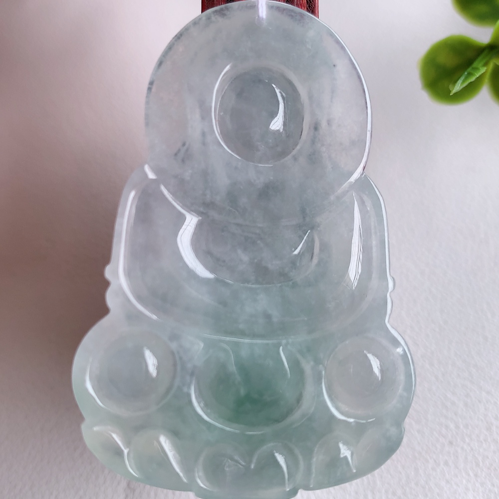 冰润飘花精雕观音吊坠，法相端庄大气，工艺精湛，种色浓郁，细腻饱满冰润，种老水足，收藏佳品，佩戴大气  W415.2   尺寸：54.5-37-6.1mm