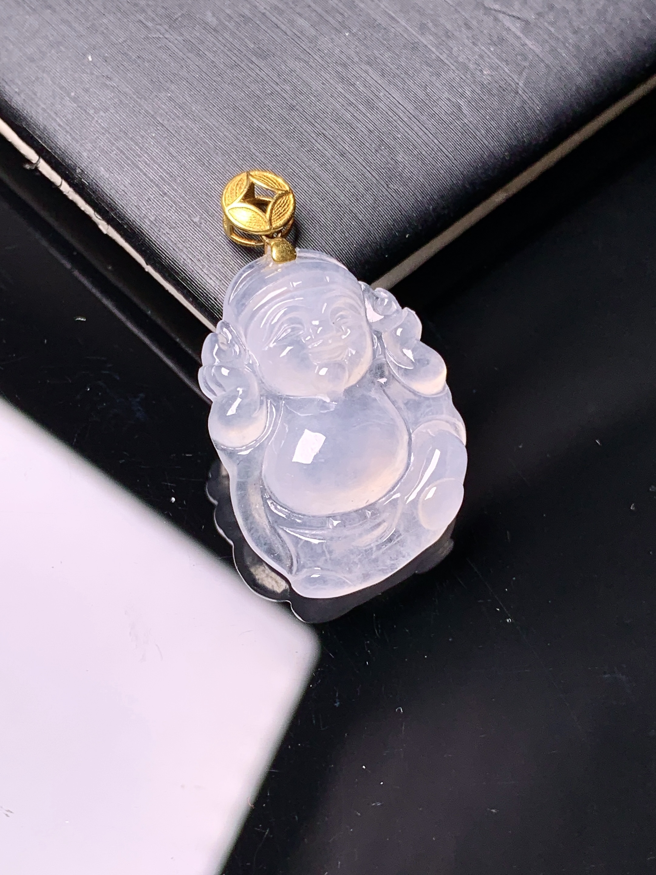 18k金镶嵌冰种财神吊坠 玉质细腻 色泽艳丽清新 水润亮眼 整体尺寸28.3*16.5*4.5f4