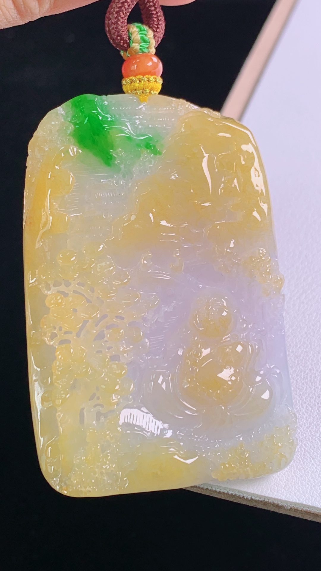 ️三彩山水佛牌，色彩丰富，雕工精湛，无裂，尺寸66.0/60.8/8.2mm，编号30