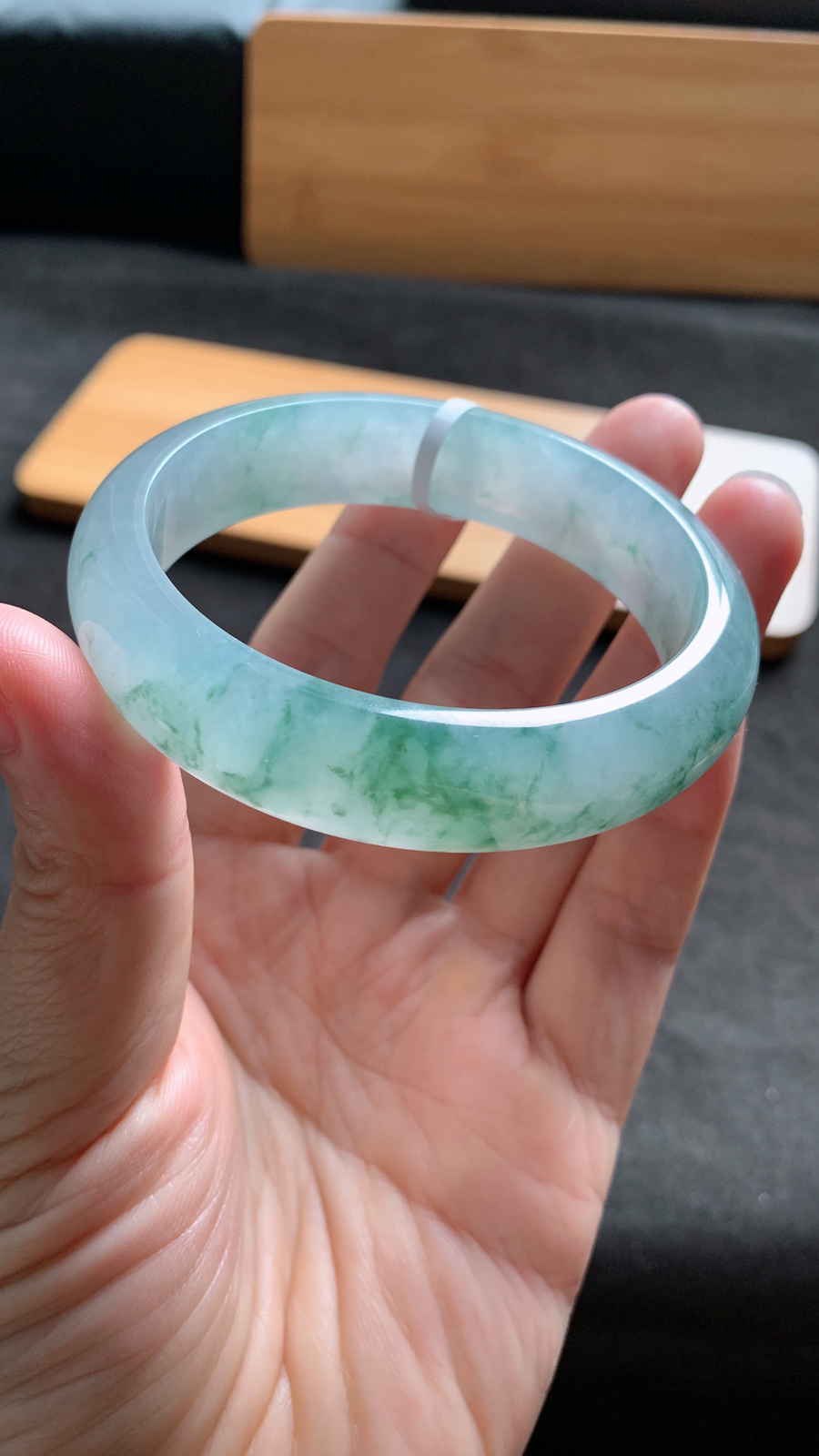 58圈口 天然A货翡翠飘花种水手镯