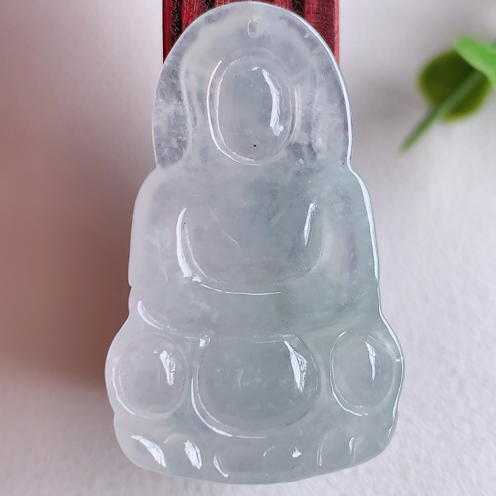 冰润精雕观音吊坠，法相端庄大气，工艺精湛，种色浓郁，细腻饱满冰润，种老水足，收藏佳品，佩戴大气  W03.2   尺寸：35.5-22-5.5mm