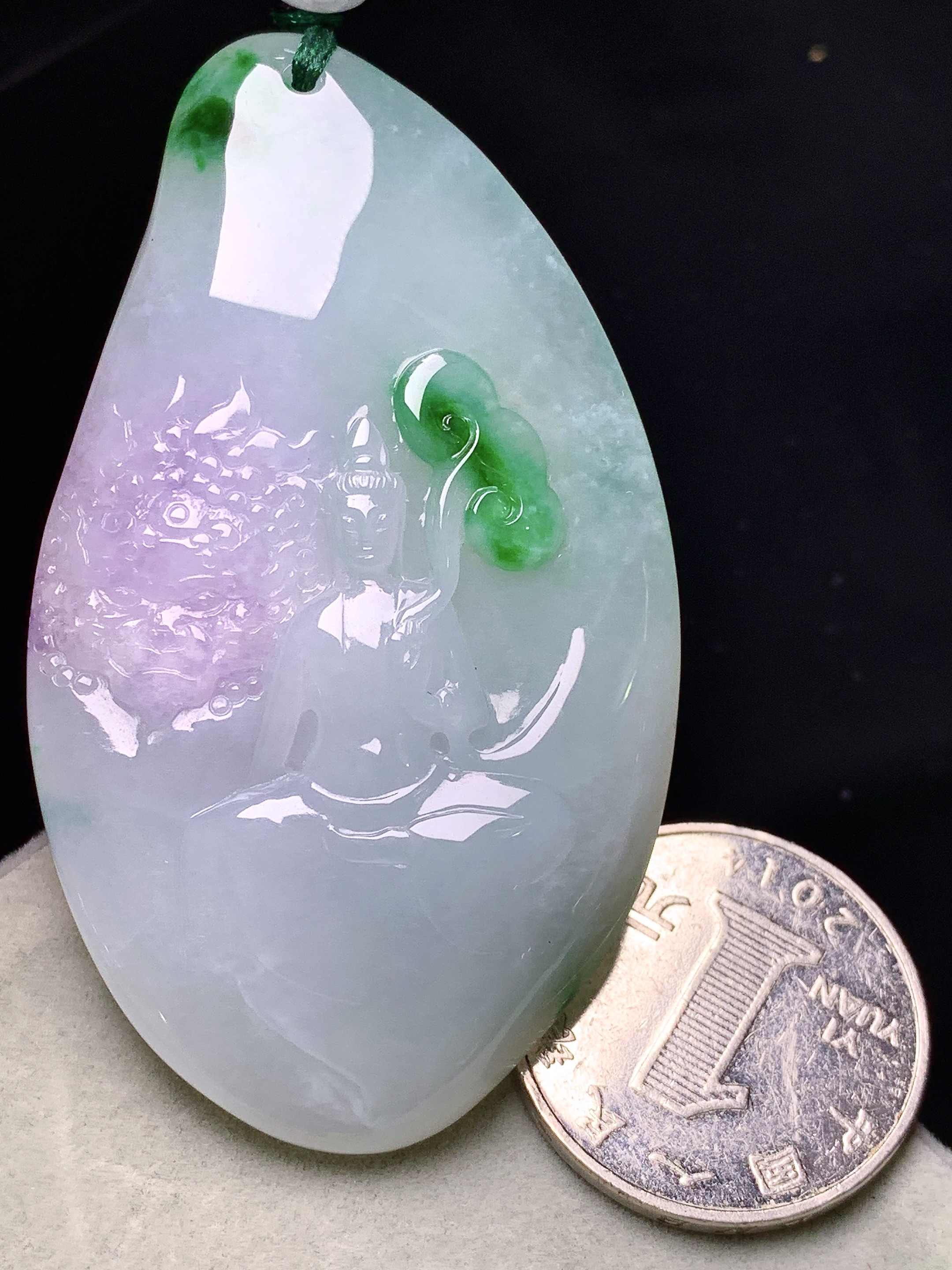 飘绿普贤观音菩萨吊坠 玉质细腻 色泽艳丽清新 水润亮眼 整体尺寸65*37.5*9w1