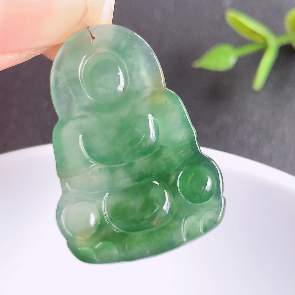 冰润精雕观音吊坠，法相端庄大气，工艺精湛，种色浓郁，细腻饱满冰润，种老水足，收藏佳品，佩戴大气  W03.2   尺寸：30-21-4.4mm