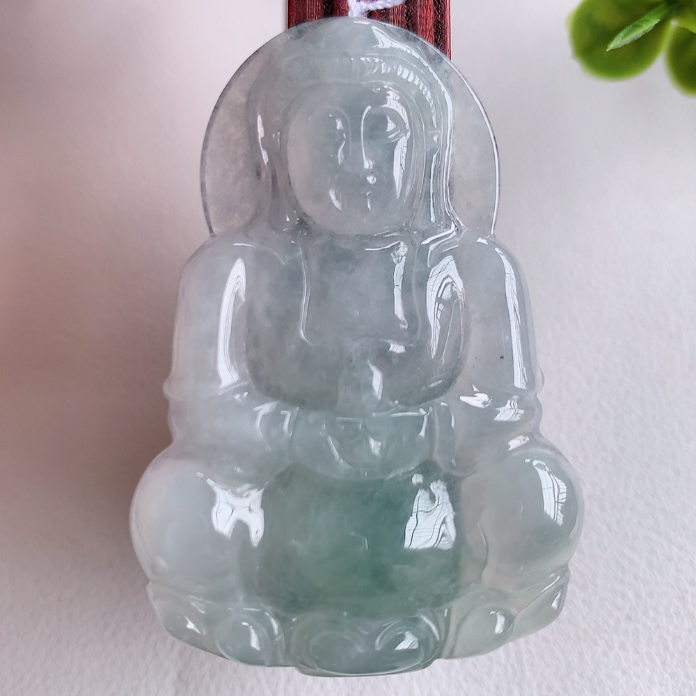 冰润飘花精雕观音吊坠，法相端庄大气，工艺精湛，种色浓郁，细腻饱满冰润，种老水足，收藏佳品，佩戴大气  W415.2   尺寸：54.5-37-6.1mm