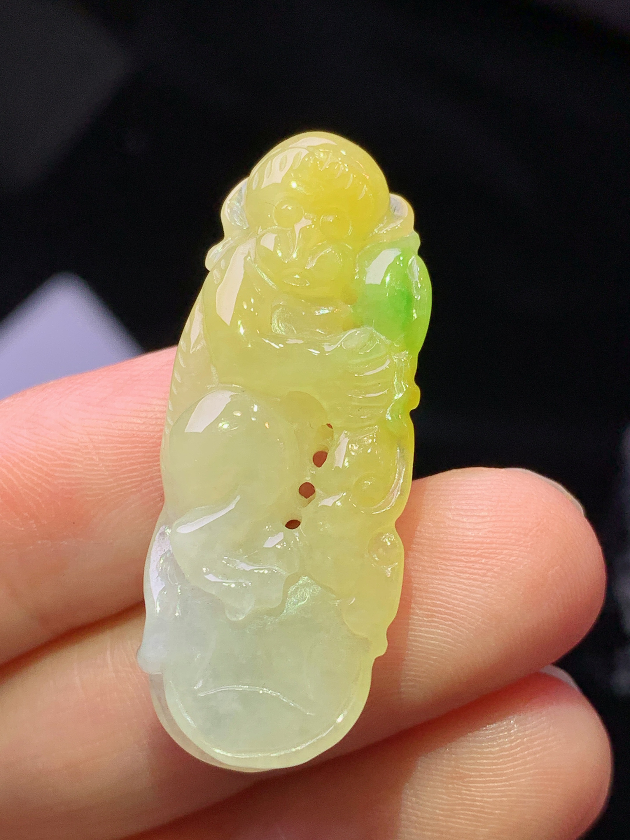 黄翡飘绿猴子吊坠 玉质细腻 色泽艳丽清新 水润亮眼 整体尺寸35.8*14*8.2a5