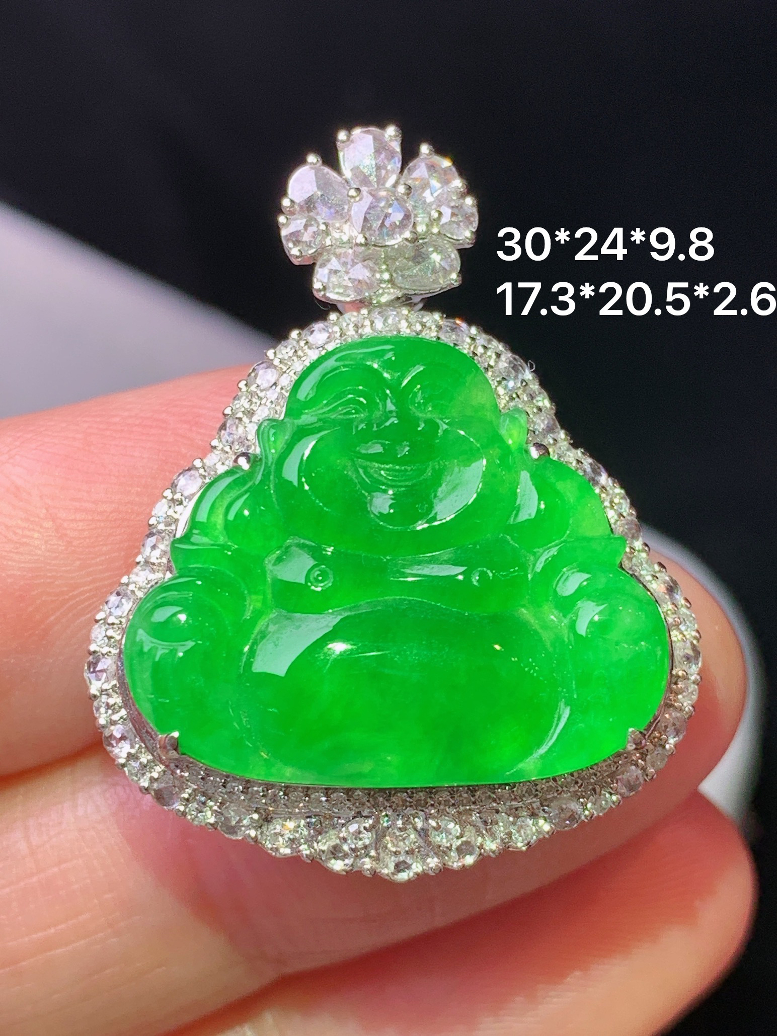 18k金钻镶嵌冰阳绿佛公吊坠 玉质细腻 色泽艳丽清新 水润亮眼 整体尺寸30*24*9.8 h2
