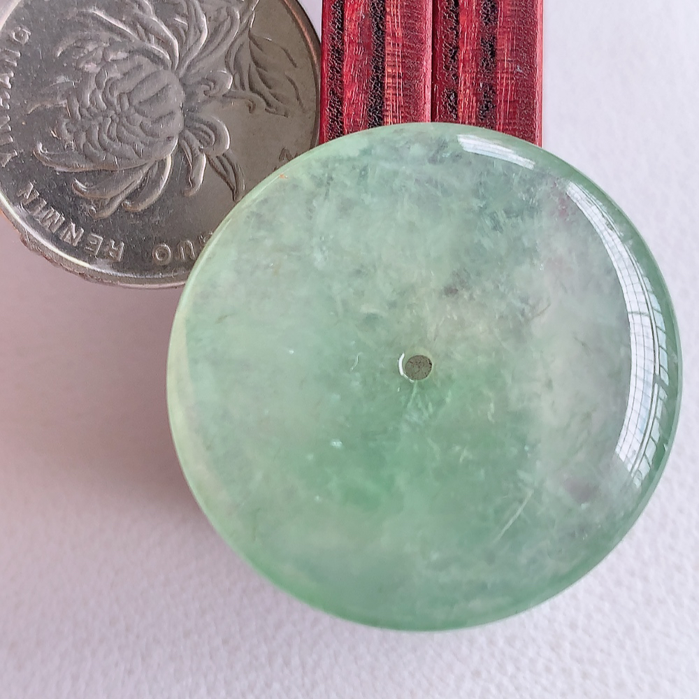 冰润平安扣吊坠，厚装饱满，冰润剔透，细腻水足，种质润泽，飘花灵动，佩戴优雅大气，W03.2   尺寸：30-5.5mm