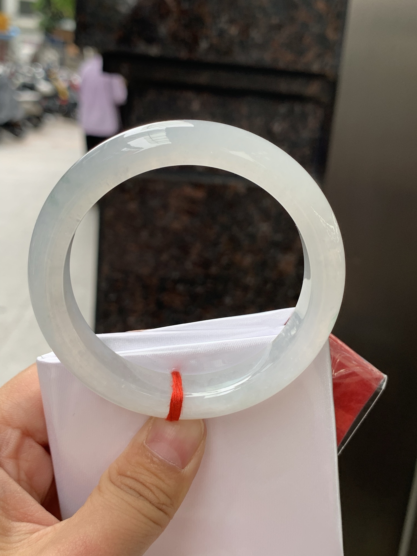 白冰飘花正圈，56-11.8-8.6，0504-N623，打灯棉线，不影响，底妆冰透，蓝花灵动飘逸，勾勒出一幅唯美诗意的山水意境画，古典优雅又秀气