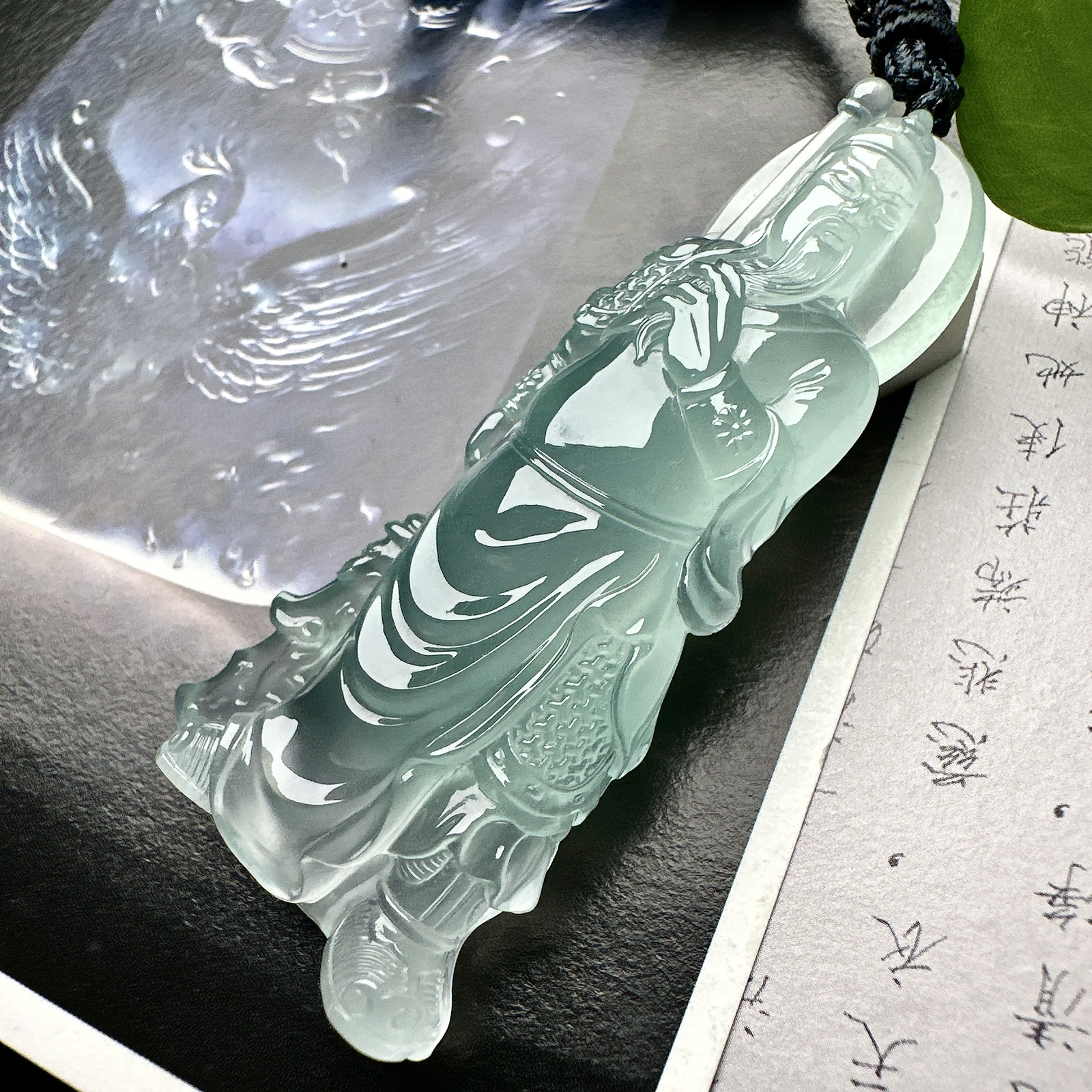 【玻璃种天空蓝关公】武财神，冰感动人，通透闪耀，光可鉴人，佳品推荐。