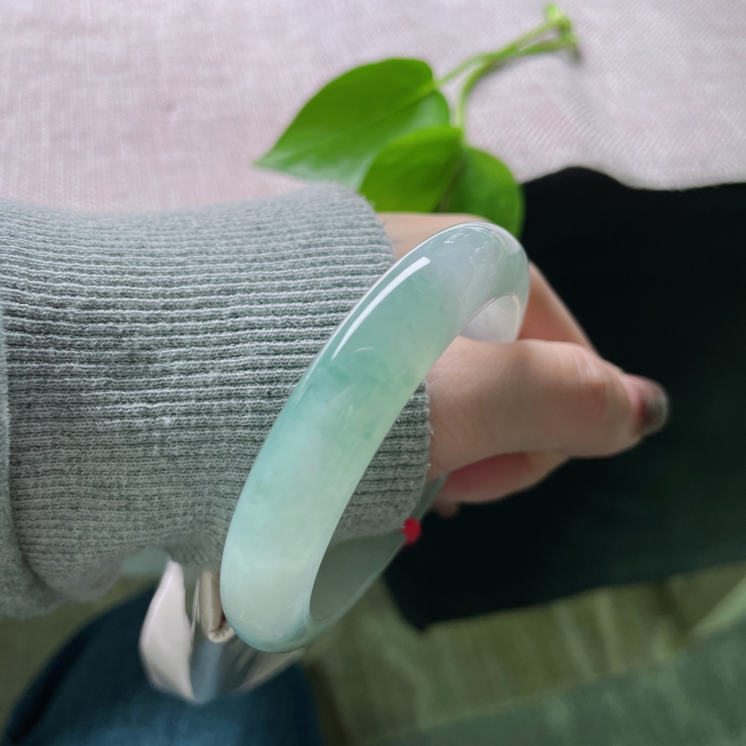 54.8/11.7/8.5，飘花正圈，水头好，种老，顾盼生辉，端庄大气，有棉线，ss47784a