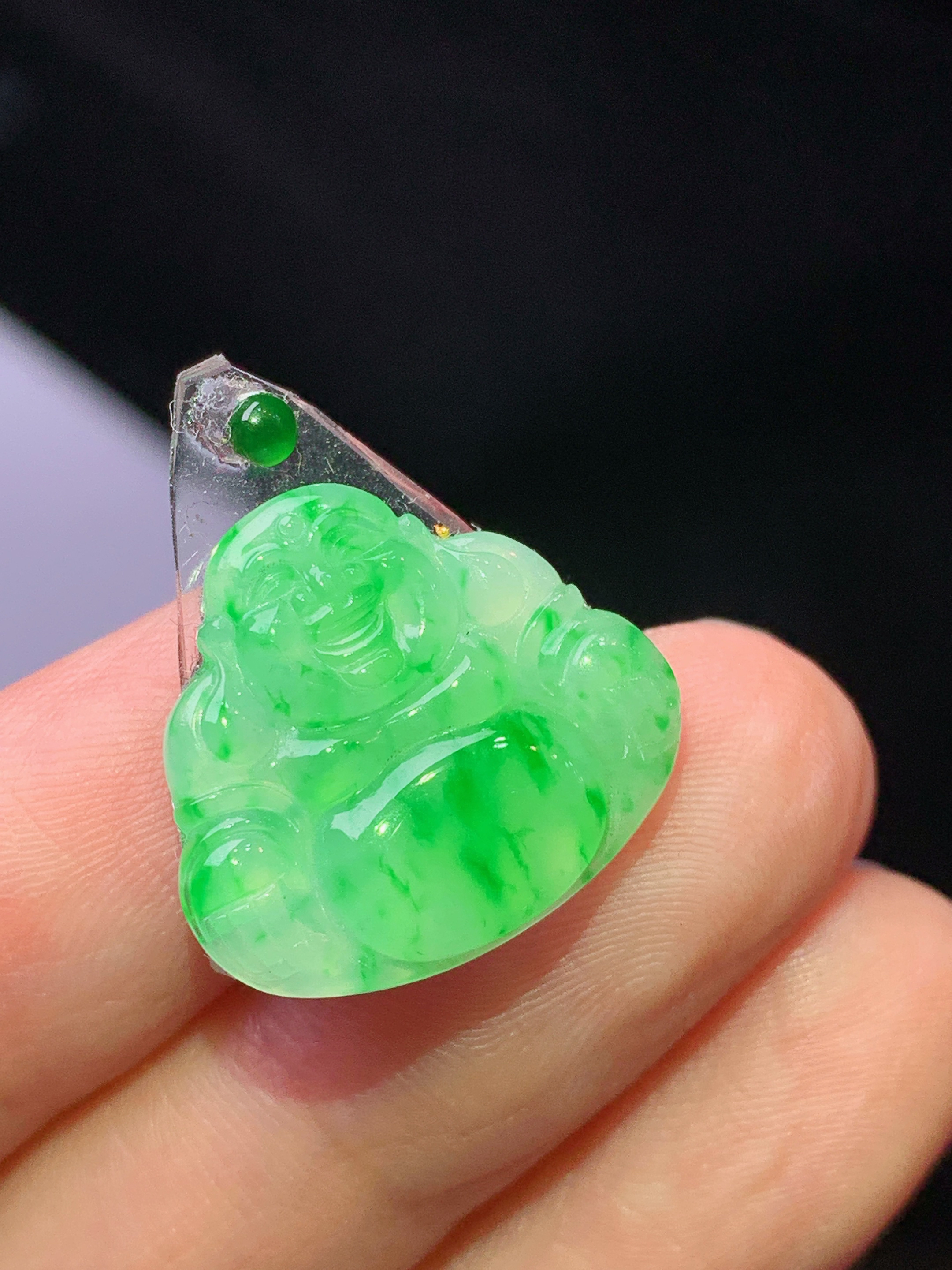 镶嵌款 飘阳绿佛公吊坠 玉质细腻 色泽艳丽清新 水润亮眼 整体尺寸17.5*19*2.5 2x