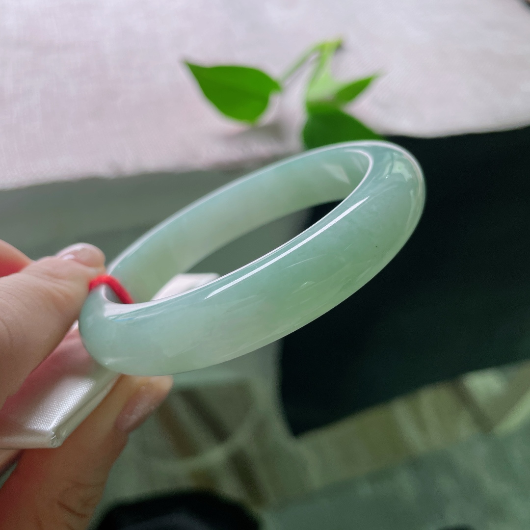 56/12.1/8.1绿底正圈，水润细腻，清雅苑苑，温婉，无裂，ss49007a