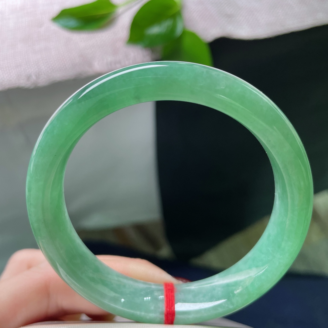 57.1/12.4/8.1，绿底正圈，碧波荡漾，翠影苍穹，种老，水润，晶体纹，ss54736a