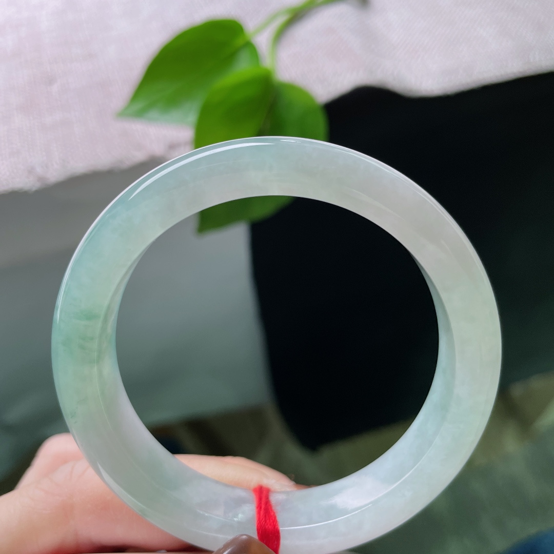 54.8/11.7/8.5，飘花正圈，水头好，种老，顾盼生辉，端庄大气，有棉线，ss47784a