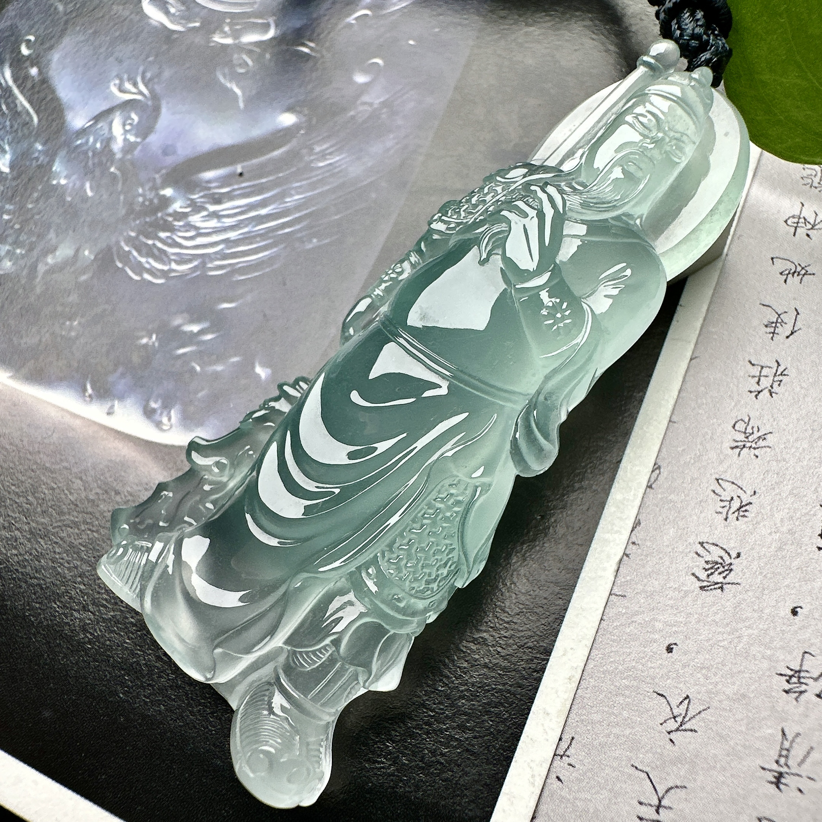 【玻璃种天空蓝关公】武财神，冰感动人，通透闪耀，光可鉴人，佳品推荐。