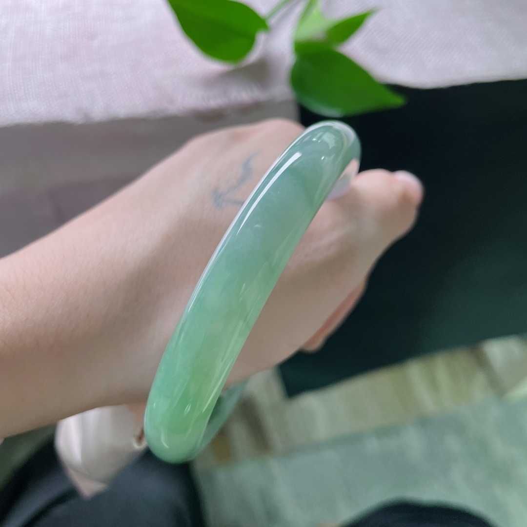 58.7/11.3深绿圆条，水润细腻，青山绿水，意境感满满，贵气，无裂，ss51549a