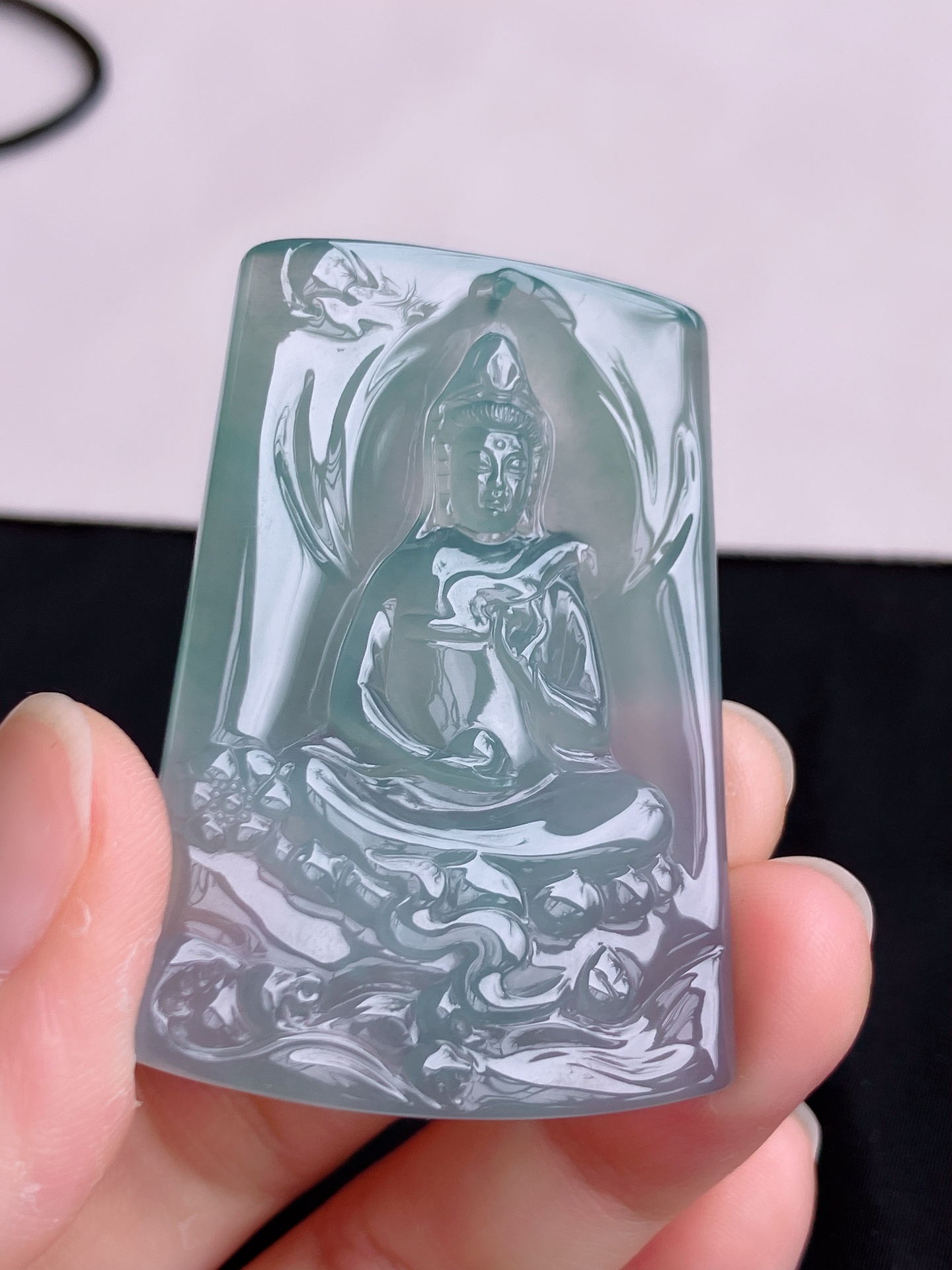 ️底色观音菩萨，晶莹剔透，尺寸52.2/37.3/5，自然光实拍