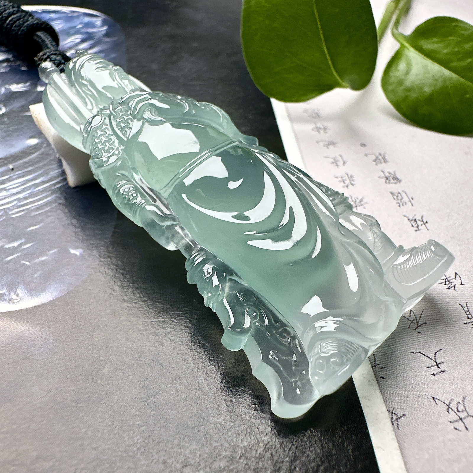 【玻璃种天空蓝关公】武财神，冰感动人，通透闪耀，光可鉴人，佳品推荐。