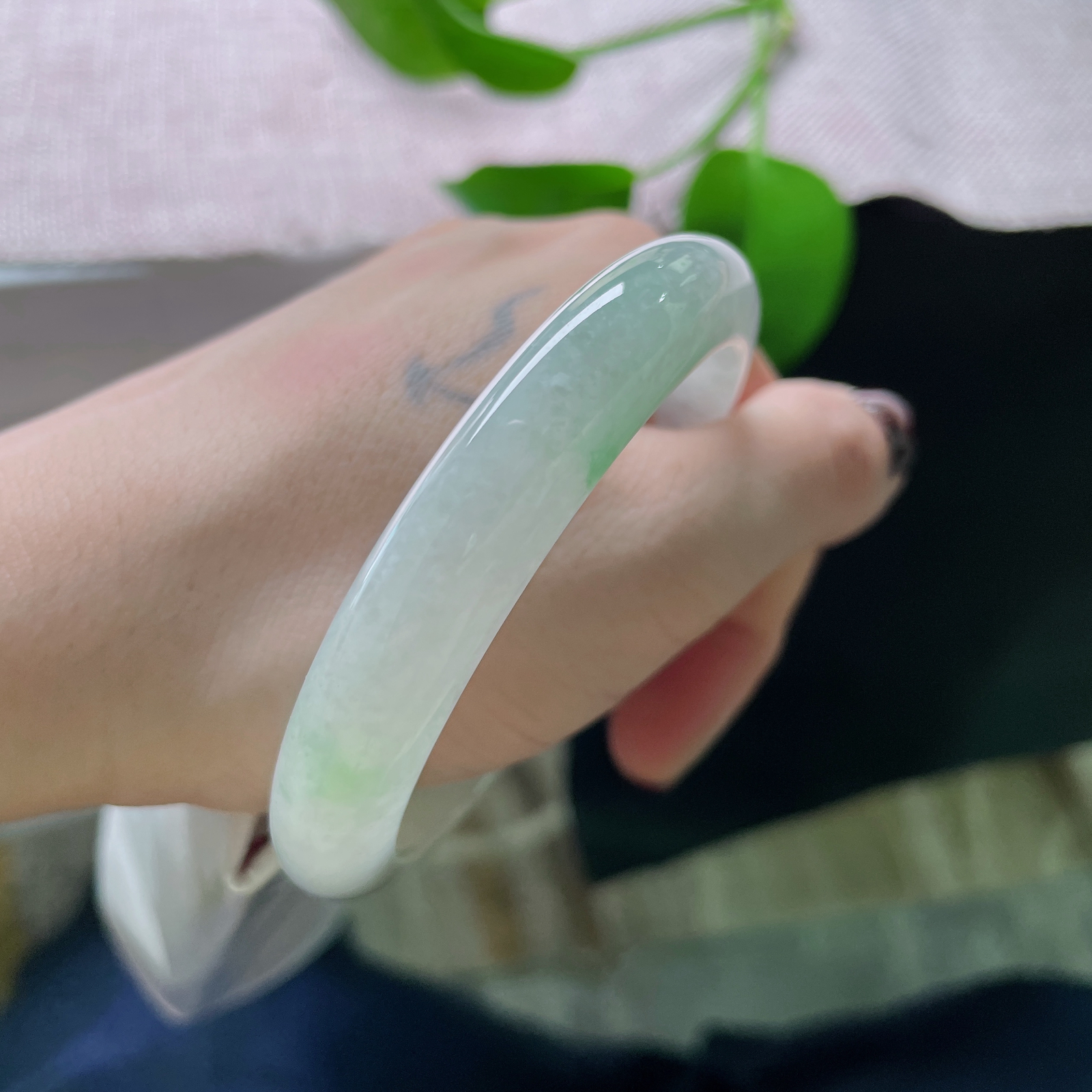 56.8/11/7.8飘花正圈，冰润细腻，种老，悠悠的云里有淡淡的诗，贵气，ss51813a..