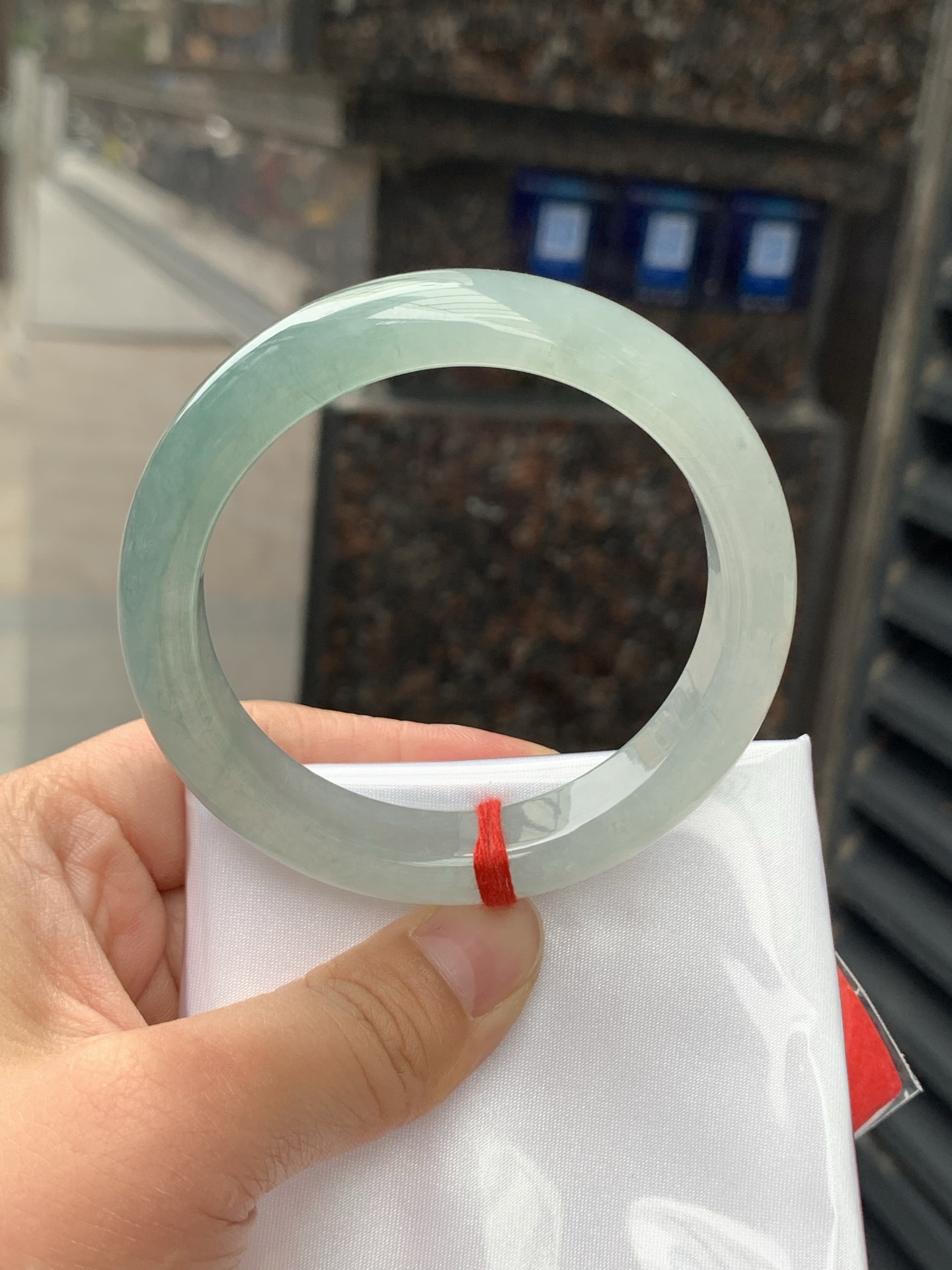 半山水正圈，55.6/12.4/8.5，0504-N621，打灯多处细纹，底妆水润细腻，半山半水天然意境，上手不挑皮，自带清冷感，低调不张扬，越看越有味道