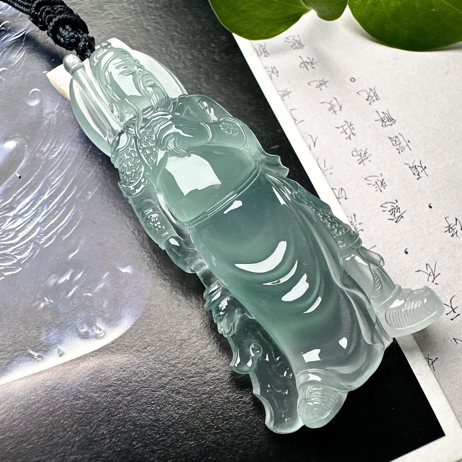 【玻璃种天空蓝关公】武财神，冰感动人，通透闪耀，光可鉴人，佳品推荐。