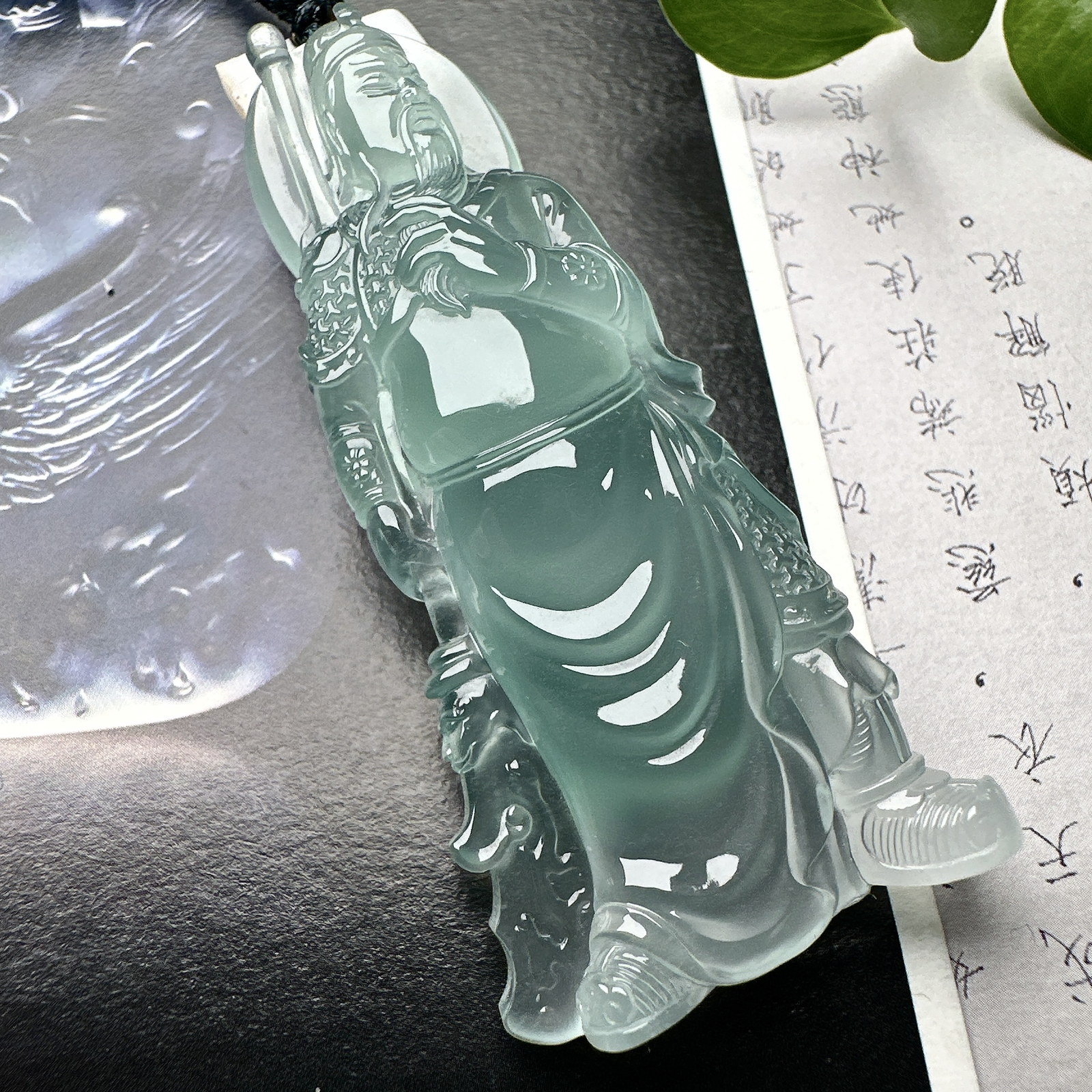 【玻璃种天空蓝关公】武财神，冰感动人，通透闪耀，光可鉴人，佳品推荐。
