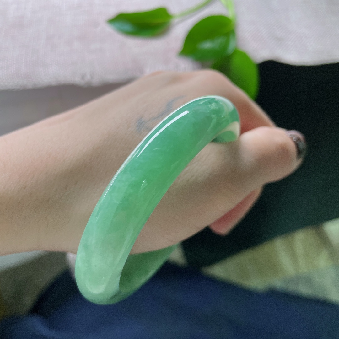 57.1/12.4/8.1，绿底正圈，碧波荡漾，翠影苍穹，种老，水润，晶体纹，ss54736a