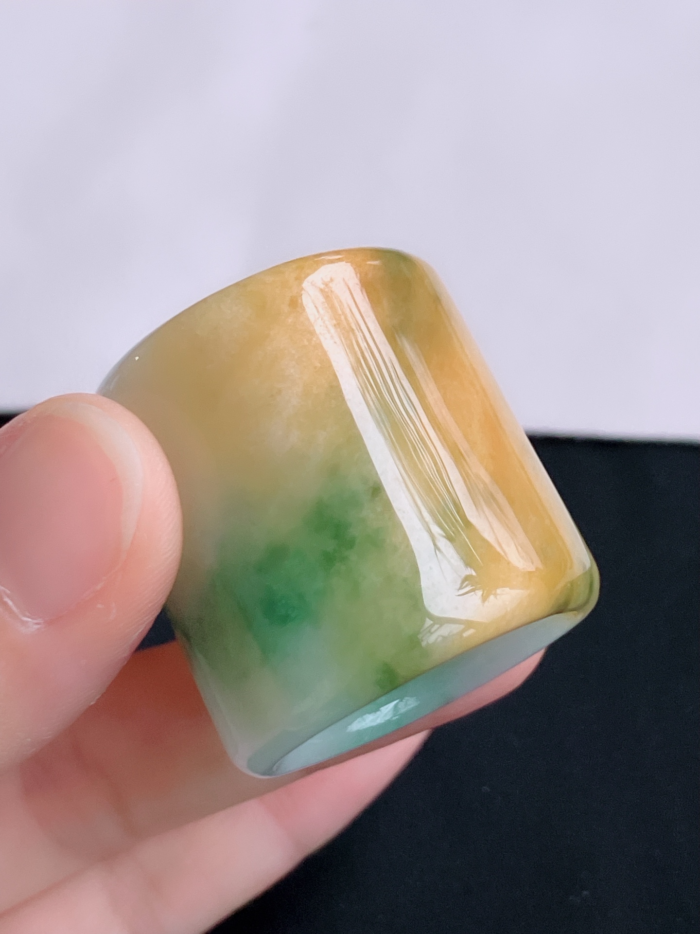 ️，三彩大扳指，细腻特色，尺寸22.6/31.6/3.8，自然光实拍