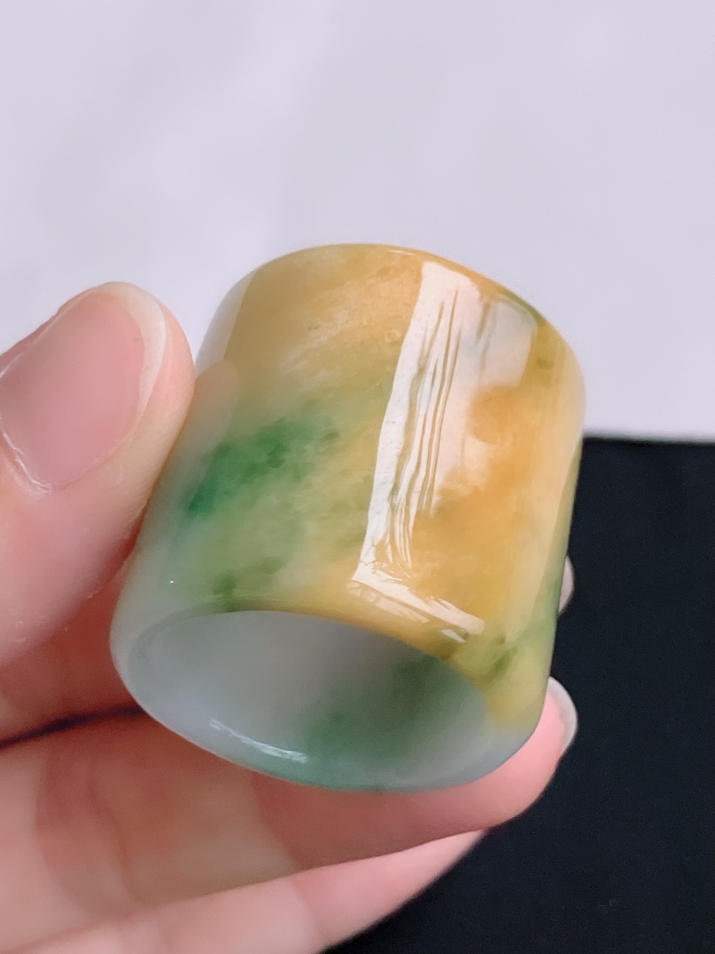 ️，三彩大扳指，细腻特色，尺寸22.6/31.6/3.8，自然光实拍