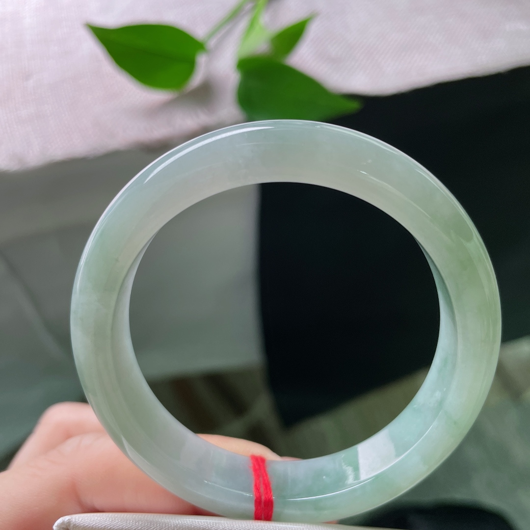 52.4/11.6/7.7，绿底正圈，飘花，水润，肉质细腻干净，沉稳内敛，皮纹，ss52711a