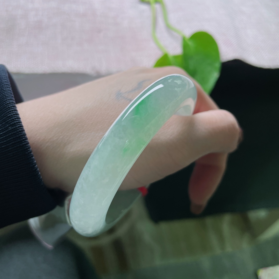 55.5/12.3/9.0，飘绿正圈，点翠千金，贵气，优雅，甜美，雍容华贵，无裂，ss52675a